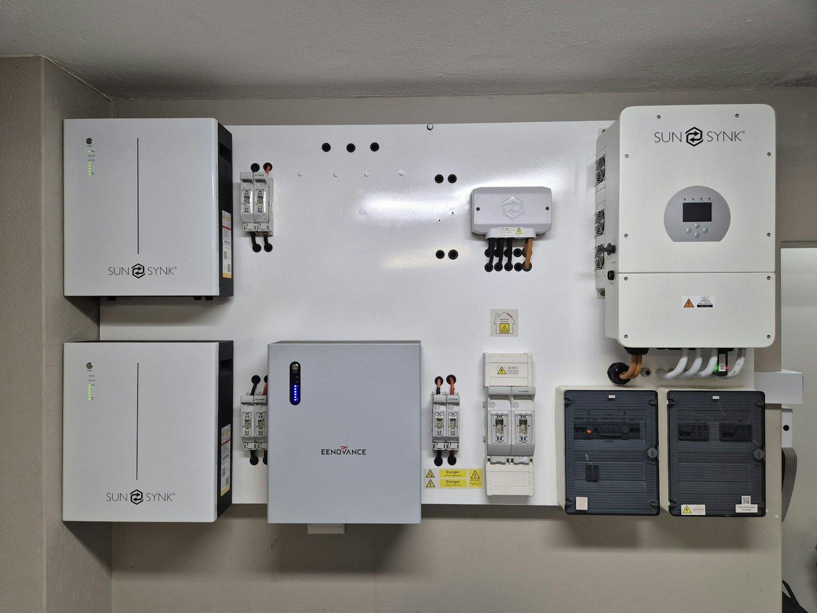 Sistem de stocare a energiei montat pe perete